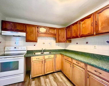1003 E 22nd Avenue - Photo Thumbnail 5
