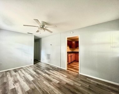 1003 E 22nd Avenue - Photo Thumbnail 3