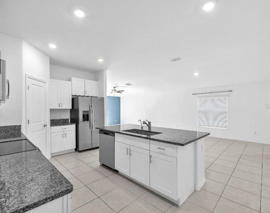 5518 Blue Azure Drive - Photo Thumbnail 15