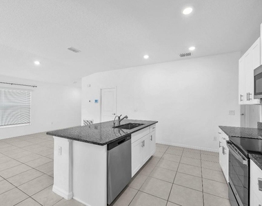 5518 Blue Azure Drive - Photo Thumbnail 14