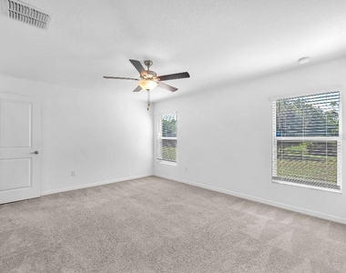 5518 Blue Azure Drive - Photo Thumbnail 8
