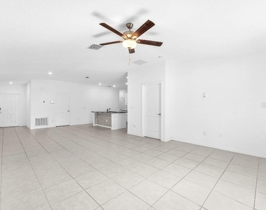 5518 Blue Azure Drive - Photo Thumbnail 7