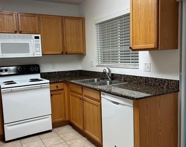 10806 Brickside Court - Photo Thumbnail 6