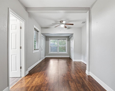 203 W Emma Street - Photo Thumbnail 12