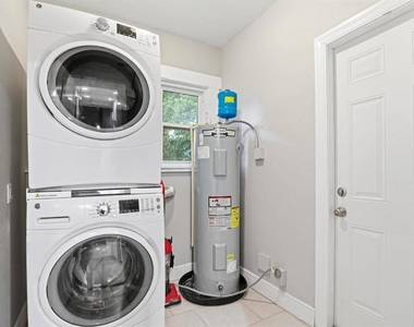 203 W Emma Street - Photo Thumbnail 10