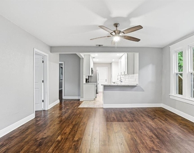 203 W Emma Street - Photo Thumbnail 6