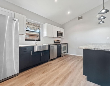 766 91st Avenue N - Photo Thumbnail 5