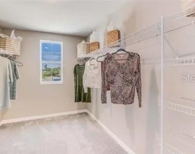 16803 Delia Street - Photo Thumbnail 6