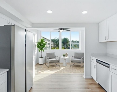 5095 Bay Street Ne - Photo Thumbnail 5