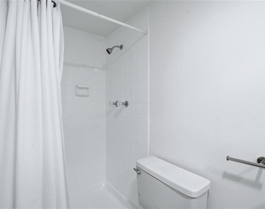 5095 Bay Street Ne - Photo Thumbnail 12