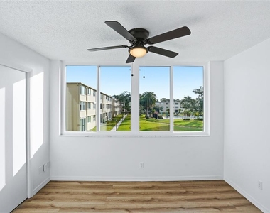 5095 Bay Street Ne - Photo Thumbnail 10
