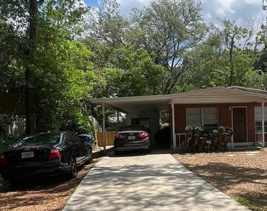 11707 North Drive - Photo Thumbnail 1