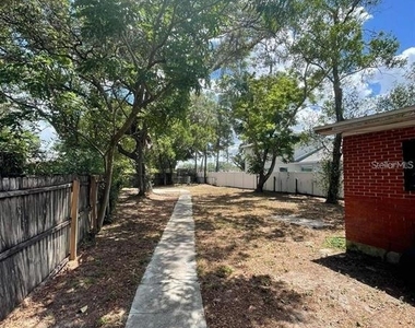 11707 North Drive - Photo Thumbnail 15