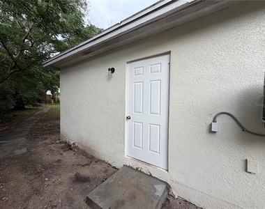 11707 North Drive - Photo Thumbnail 6