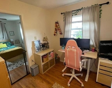 11707 North Drive - Photo Thumbnail 14
