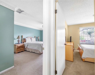 11857 Northtrail Avenue - Photo Thumbnail 6