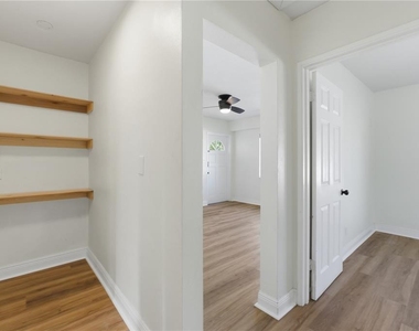 7005 N Duncan Avenue - Photo Thumbnail 18
