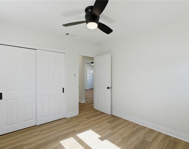 7005 N Duncan Avenue - Photo Thumbnail 14