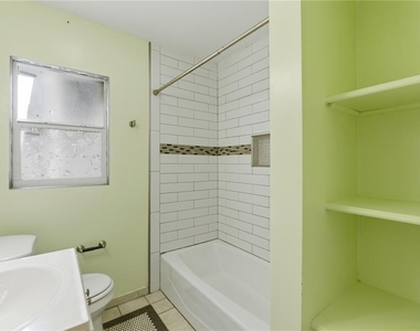 7005 N Duncan Avenue - Photo Thumbnail 15