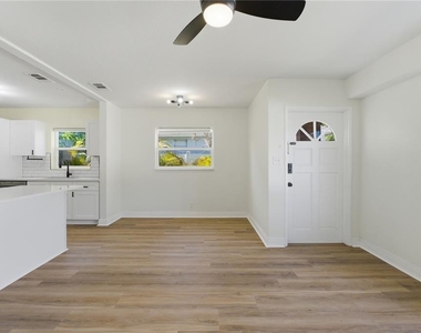 7005 N Duncan Avenue - Photo Thumbnail 19