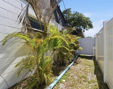 7005 N Duncan Avenue - Photo Thumbnail 21