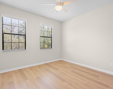 5605 Kingsley Corner Way - Photo Thumbnail 22