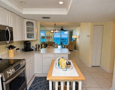 18650 Gulf Boulevard - Photo Thumbnail 4