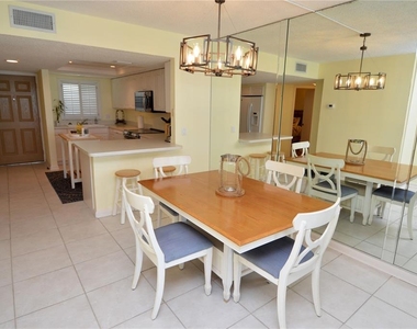 18650 Gulf Boulevard - Photo Thumbnail 5