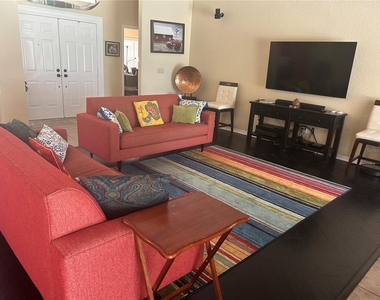 9405 94th Street - Photo Thumbnail 8
