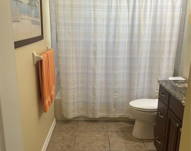 9405 94th Street - Photo Thumbnail 14