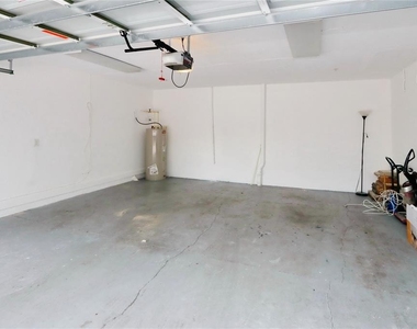 2611 Espana Court - Photo Thumbnail 21
