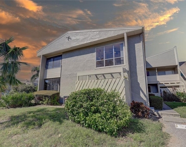 428 Windrush Bay Drive - Photo Thumbnail 5