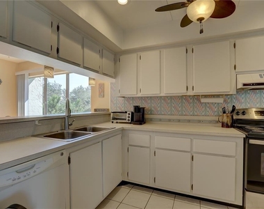 428 Windrush Bay Drive - Photo Thumbnail 14