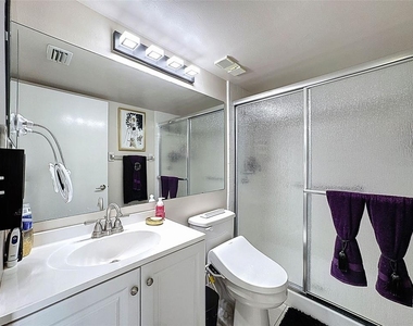 3188 Lake Pine Way S - Photo Thumbnail 13