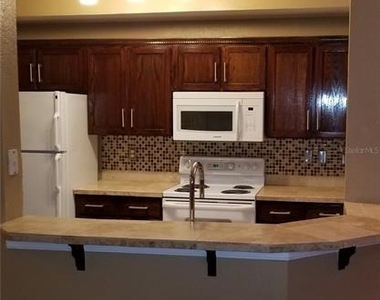 5542 Metrowest Boulevard - Photo Thumbnail 5