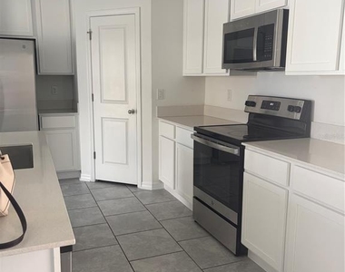 598 Bell Prairie Circle - Photo Thumbnail 3