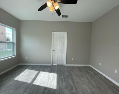 407 Bedlington Court - Photo Thumbnail 12
