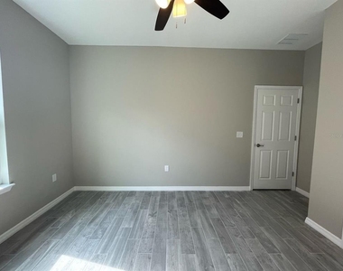 407 Bedlington Court - Photo Thumbnail 10