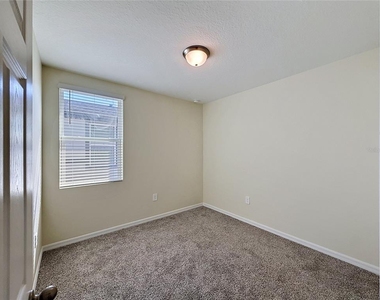 520 Kennedy Drive - Photo Thumbnail 12
