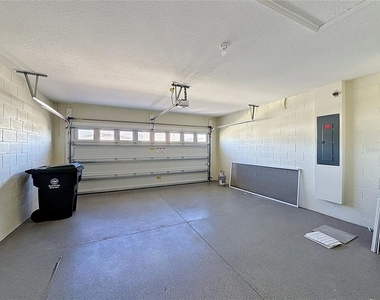 520 Kennedy Drive - Photo Thumbnail 16