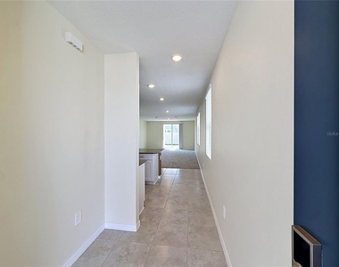520 Kennedy Drive - Photo Thumbnail 7