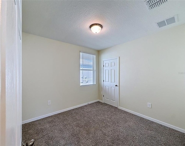 520 Kennedy Drive - Photo Thumbnail 14