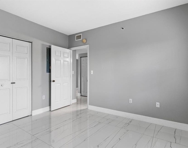 2725 Terra Ceia Bay Boulevard - Photo Thumbnail 17