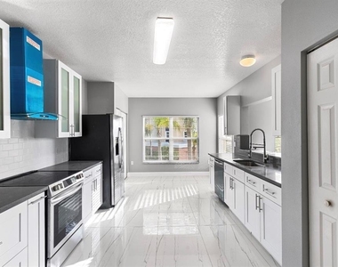 2725 Terra Ceia Bay Boulevard - Photo Thumbnail 3