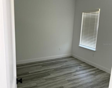 17490 Sw 27th Circle - Photo Thumbnail 10