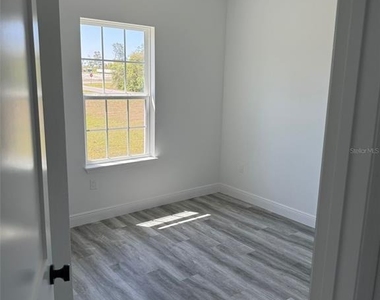 17490 Sw 27th Circle - Photo Thumbnail 8