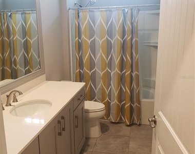 9013 Sw 79th Lane - Photo Thumbnail 16
