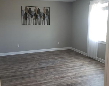 9013 Sw 79th Lane - Photo Thumbnail 12