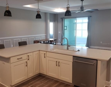 9013 Sw 79th Lane - Photo Thumbnail 5