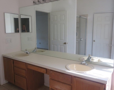 3537 Moss Pointe Place - Photo Thumbnail 18